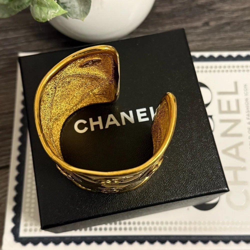 CHANEL Vintage Gold CC Logo Wide Cuff Bracelet - Picture 6 of 11